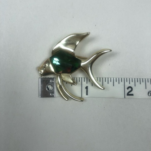 Vintage Sarah Coventry Tropicana gold tone fish brooch - Picture 7 of 7